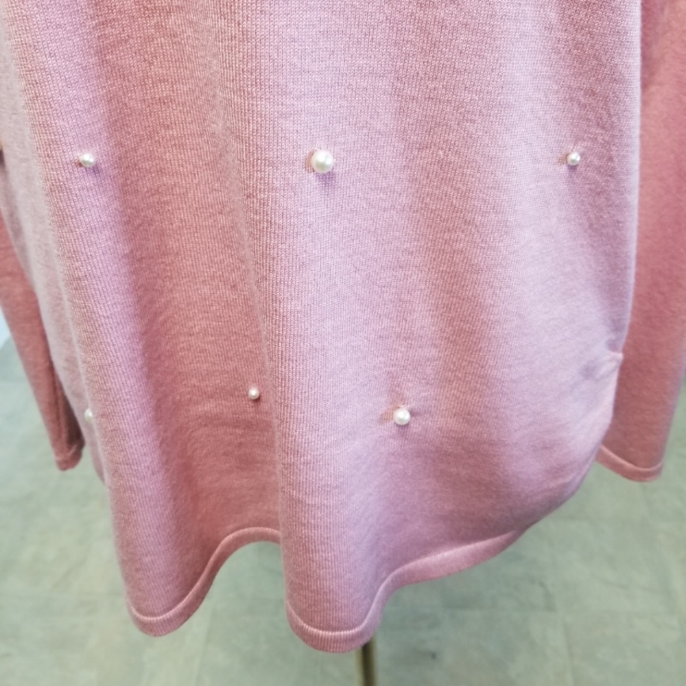 🆕️⬇️By Design Blush Sweater With Front Body Pearls - Picture 5 of 7
